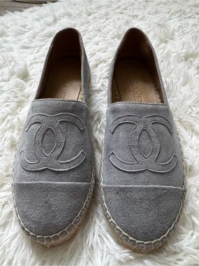 CHANEL Gray Suede Espadrille Slip-Ons with CC Logo Sz 38